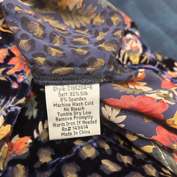 Johnny Was Silk Boxy Tee With Floral Velevt Burn Out Pattern - Picture 5 of 6